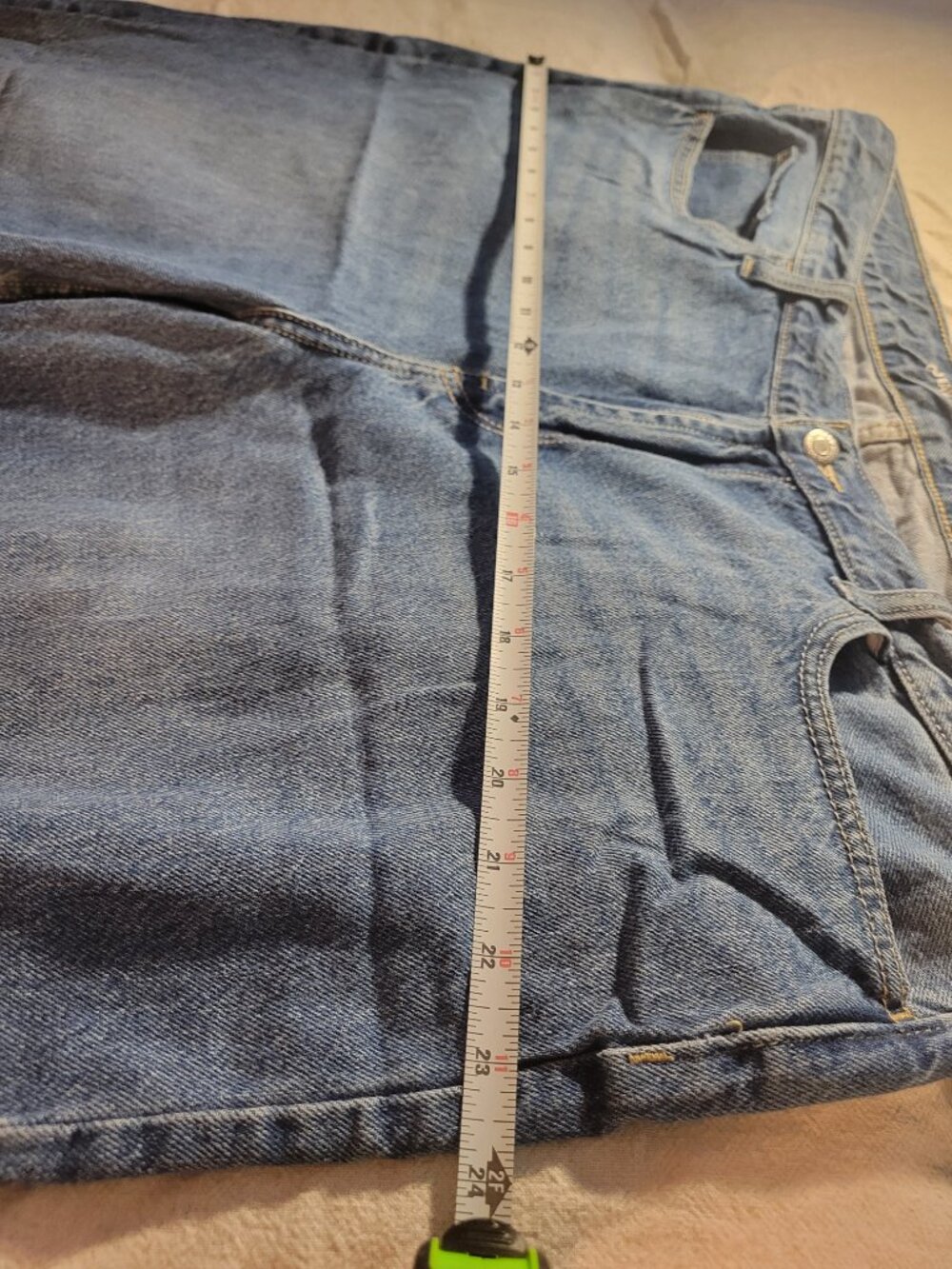 Mid-Rise Wow Wide-Leg Denim . SIZE 18 SHORT . Medium Wash - Picture 3 of 5